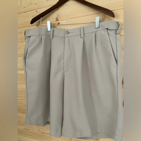 DOCKERS Golf Men’s 38" W Beige Pleated Front Belt Looped Shorts 9” Inseam - Picture 2 of 10